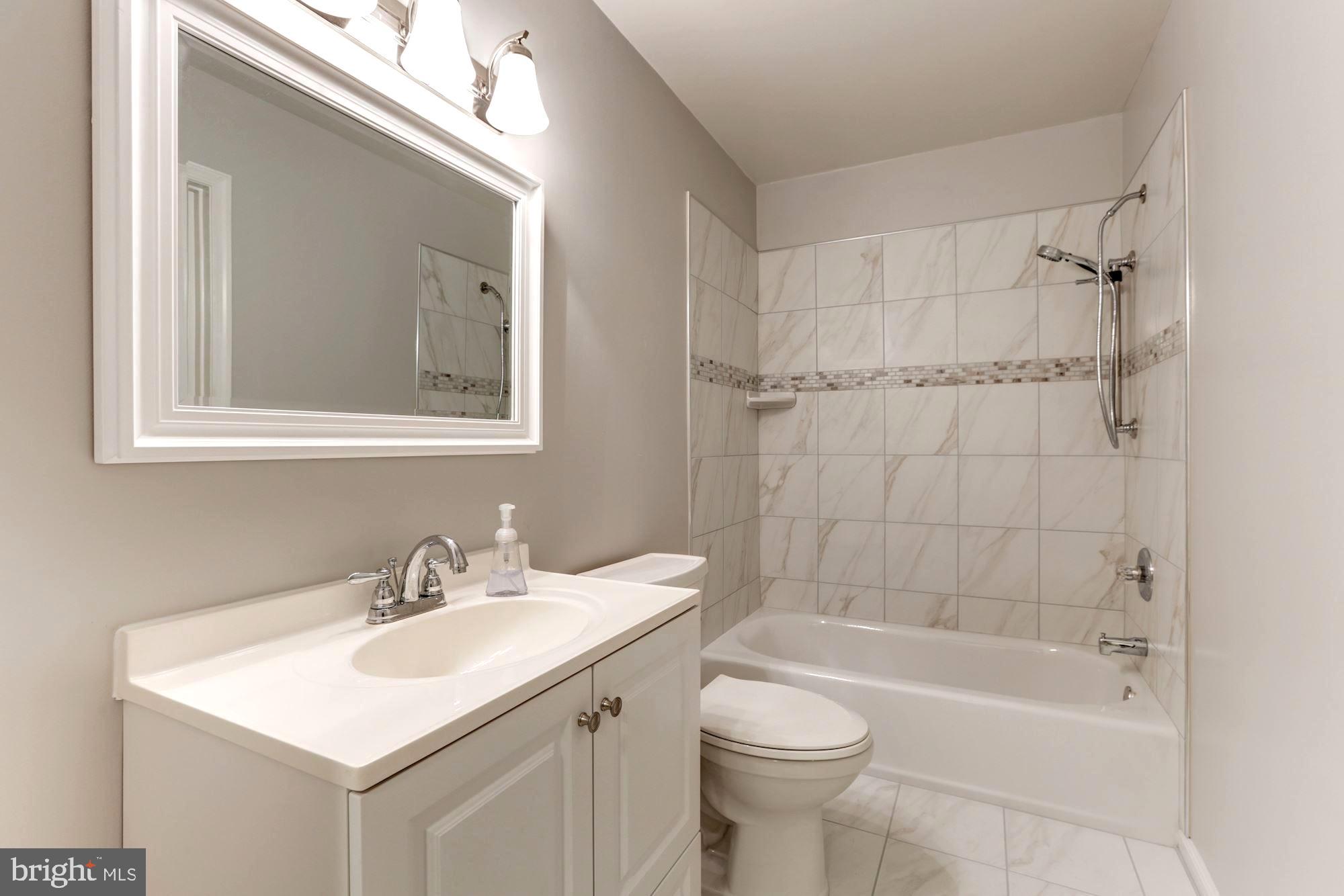 1712 Lauterbach Road Finksburg, MD 21048 - Photo 17 of 44 Hall bath newly remodeled