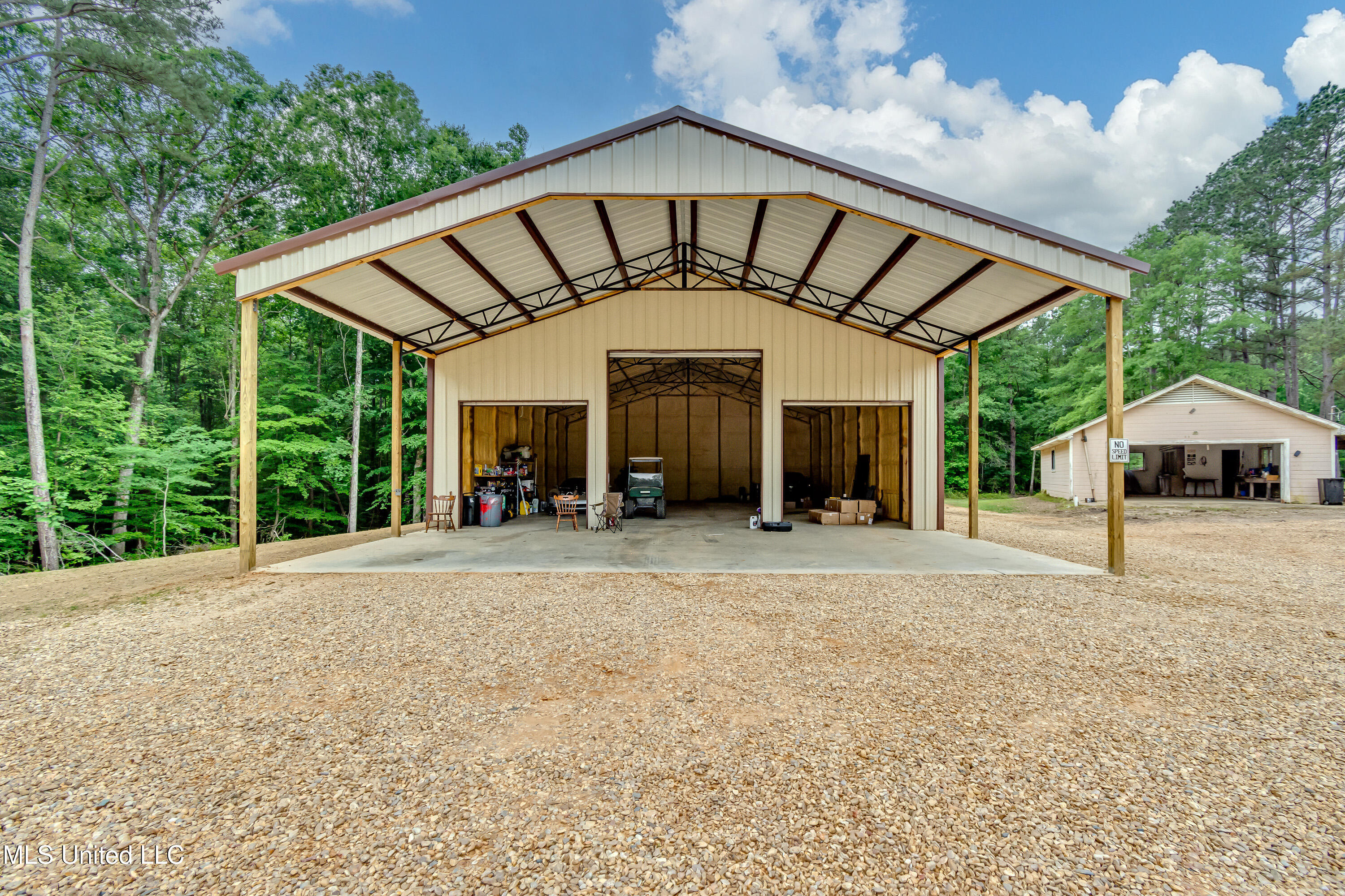 1597 Old Lake Road Brandon, MS 39042 - Photo 11 of 50 1597 Old Lake Rd-11