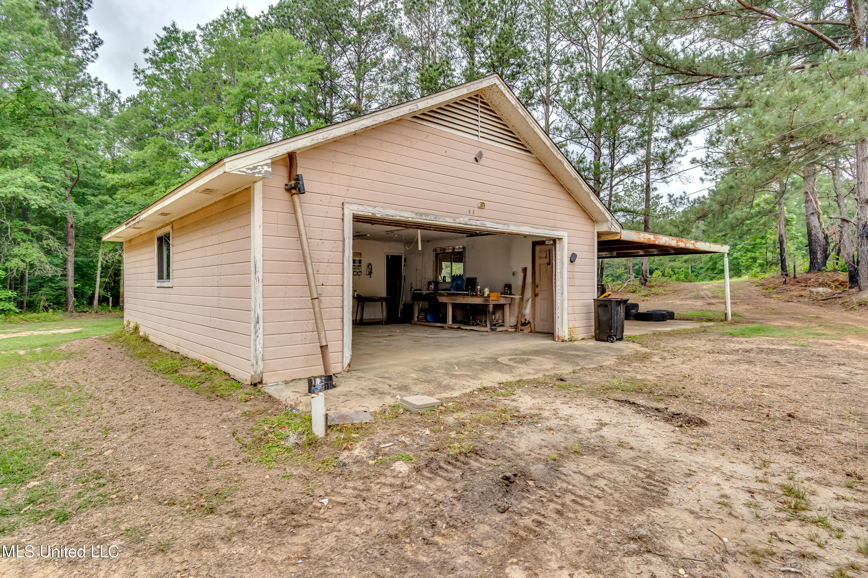1597 Old Lake Road Brandon, MS 39042 - Photo 13 of 50 1597 Old Lake Rd-7