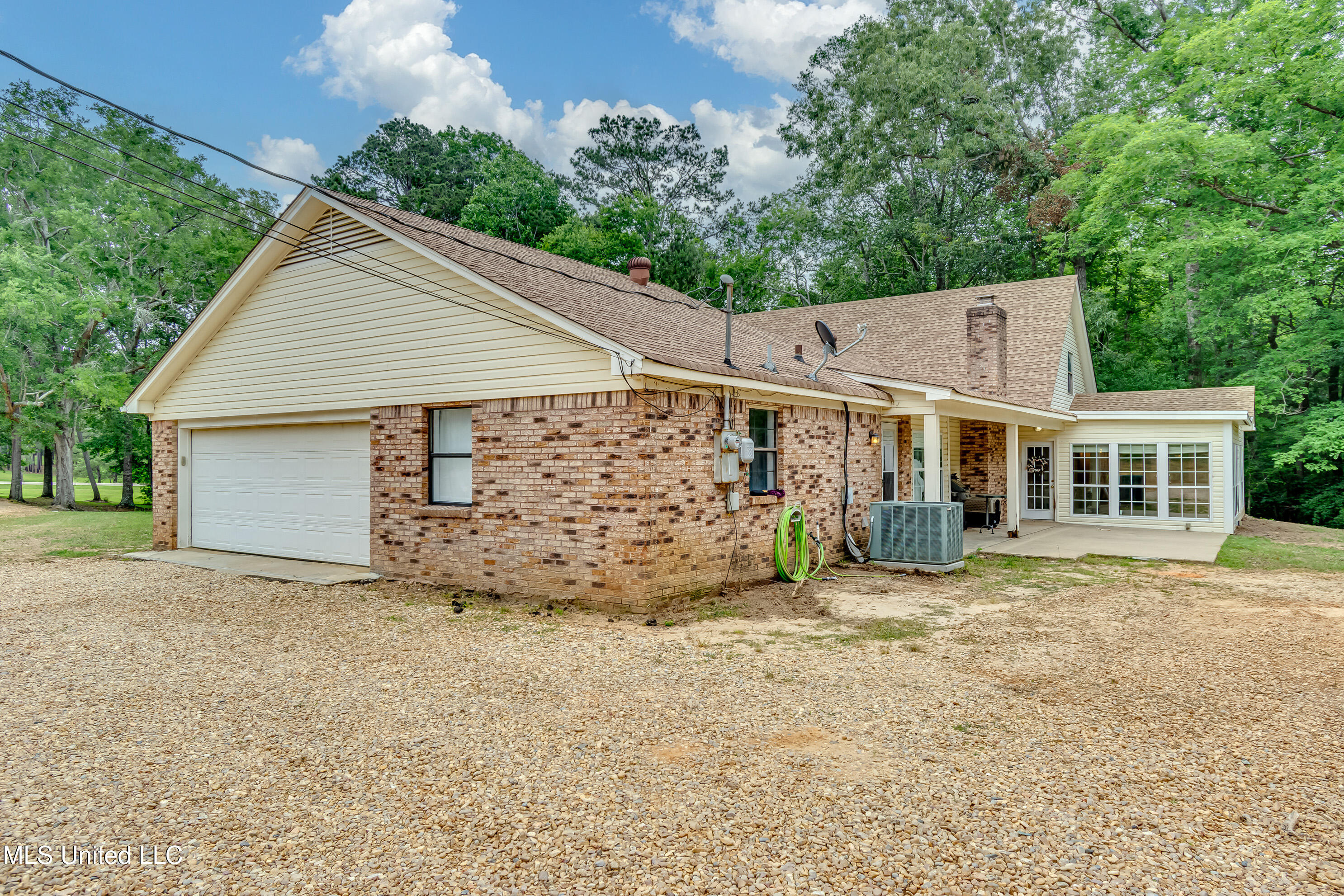 1597 Old Lake Road Brandon, MS 39042 - Photo 15 of 50 1597 Old Lake Rd-21