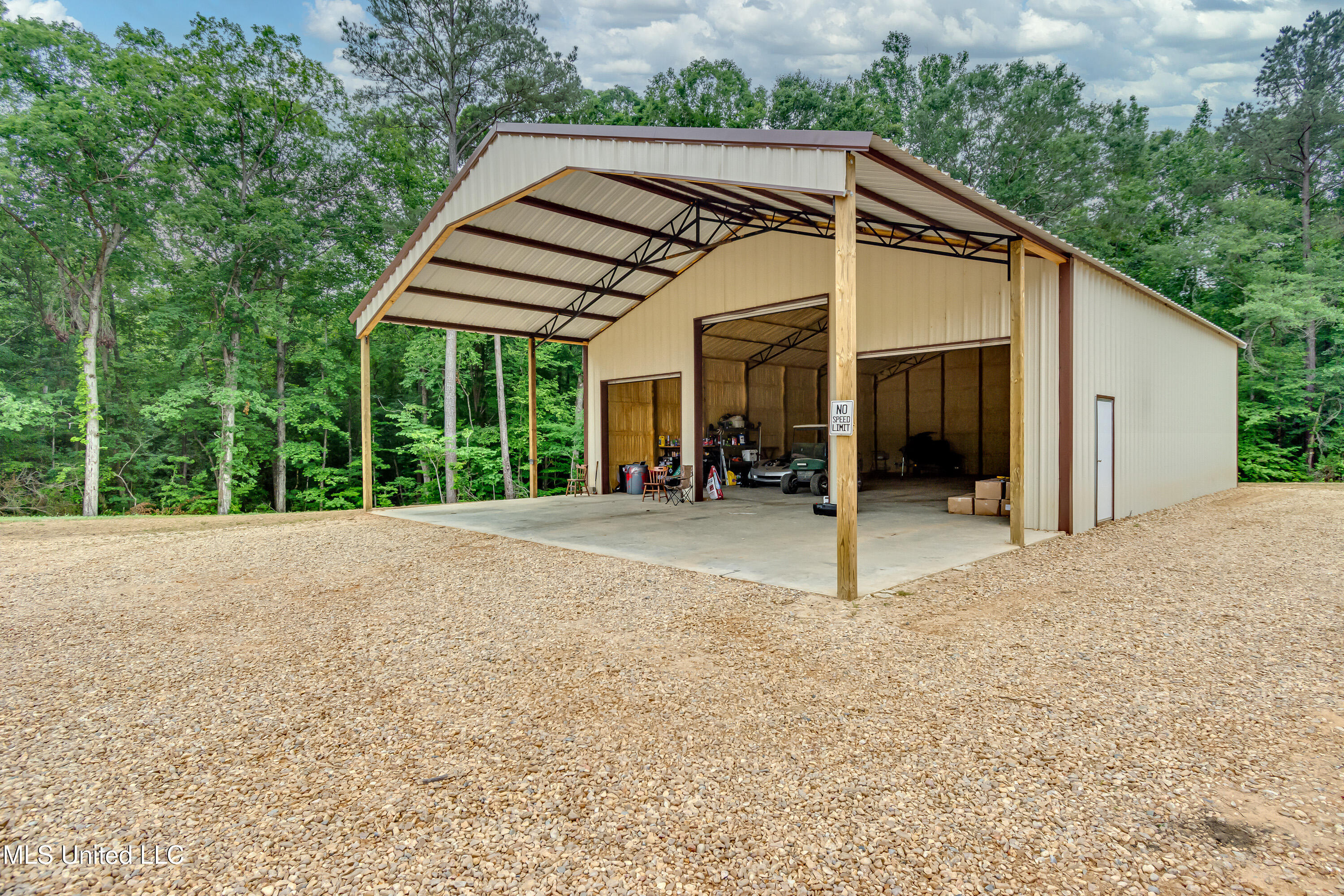 1597 Old Lake Road Brandon, MS 39042 - Photo 10 of 50 1597 Old Lake Rd-12
