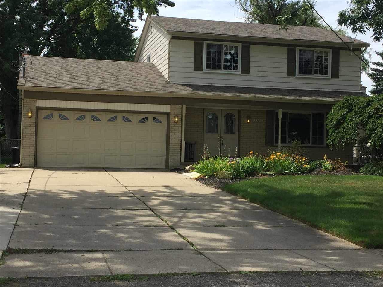 3320 Chicago Road Warren, MI 48092 - Photo 4 of 53 31325968-3.JPG