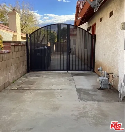 $629,777 | 1518 East Ave J 12, Lancaster, CA 93535