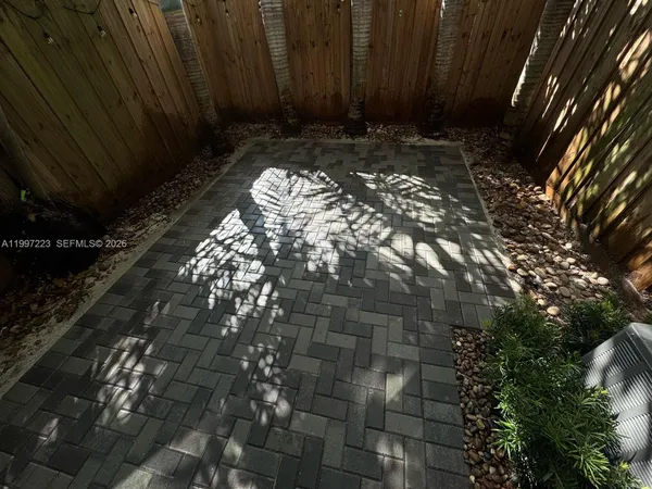 $4,000 | 3000 Bird Avenue, Unit 3C, Coconut Grove, FL 33133