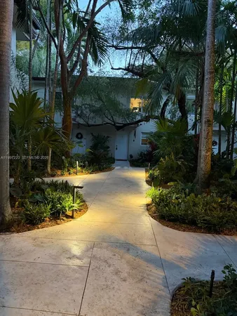 $4,000 | 3000 Bird Avenue, Unit 3C, Coconut Grove, FL 33133