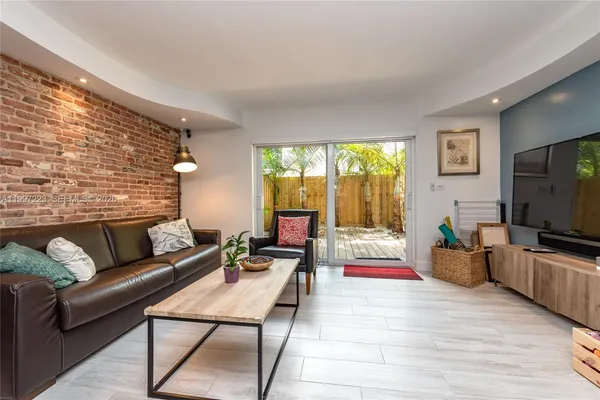 $4,000 | 3000 Bird Avenue, Unit 3C, Coconut Grove, FL 33133