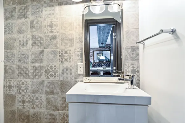 $4,000 | 3000 Bird Avenue, Unit 3C, Coconut Grove, FL 33133