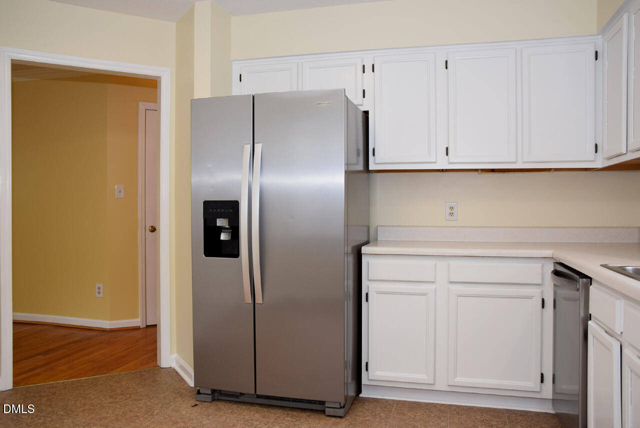 1015 Oak Lake Court Raleigh, NC 27606 - Photo 11 of 37 Kitchen