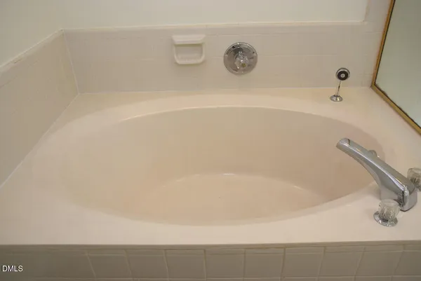 $1,895 | 1015 Oak Lake Court, Raleigh, NC 27606