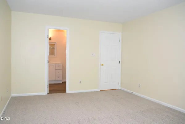 $1,895 | 1015 Oak Lake Court, Raleigh, NC 27606