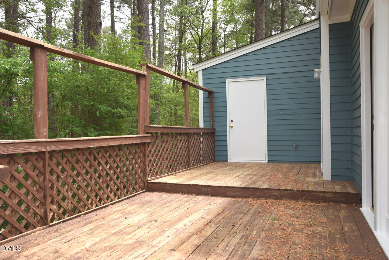 1015 Oak Lake Court Raleigh, NC 27606 - Photo 32 of 37 Deck