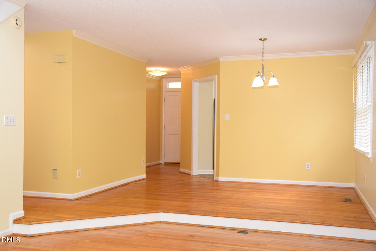 1015 Oak Lake Court Raleigh, NC 27606 - Photo 5 of 37 Dining Area