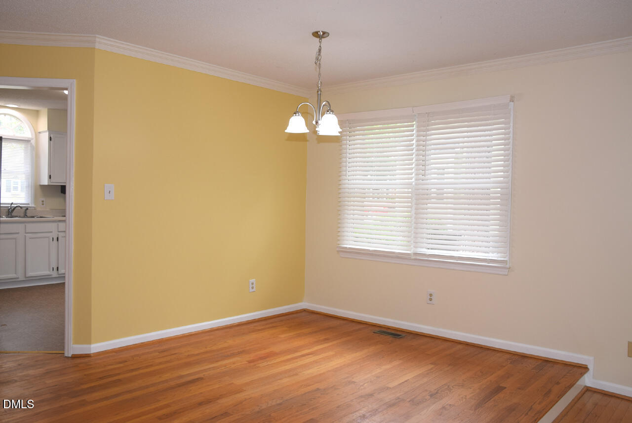 1015 Oak Lake Court Raleigh, NC 27606 - Photo 7 of 37 Dining Area