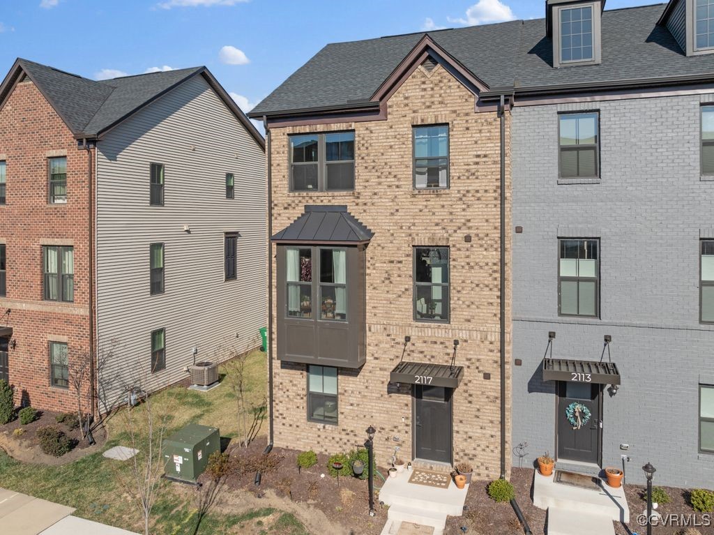 2117 Borough Ridge Street Richmond, VA 23225 - Photo 1 of 27 Townhome / multi-family property with central air