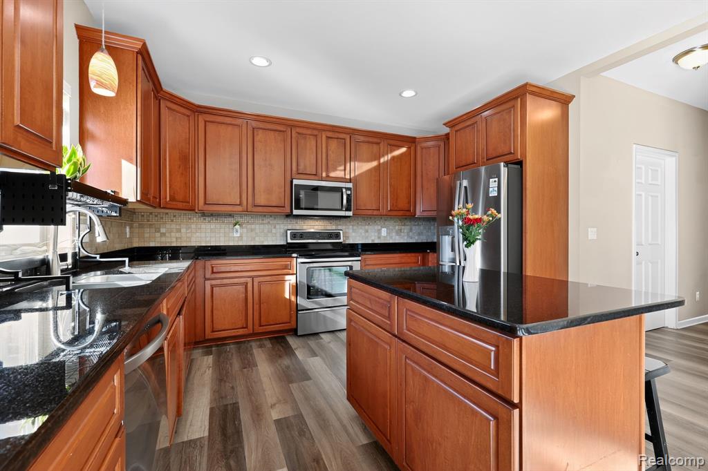 1838 Mackwood Road Rochester, MI 48307 - Photo 22 of 50
