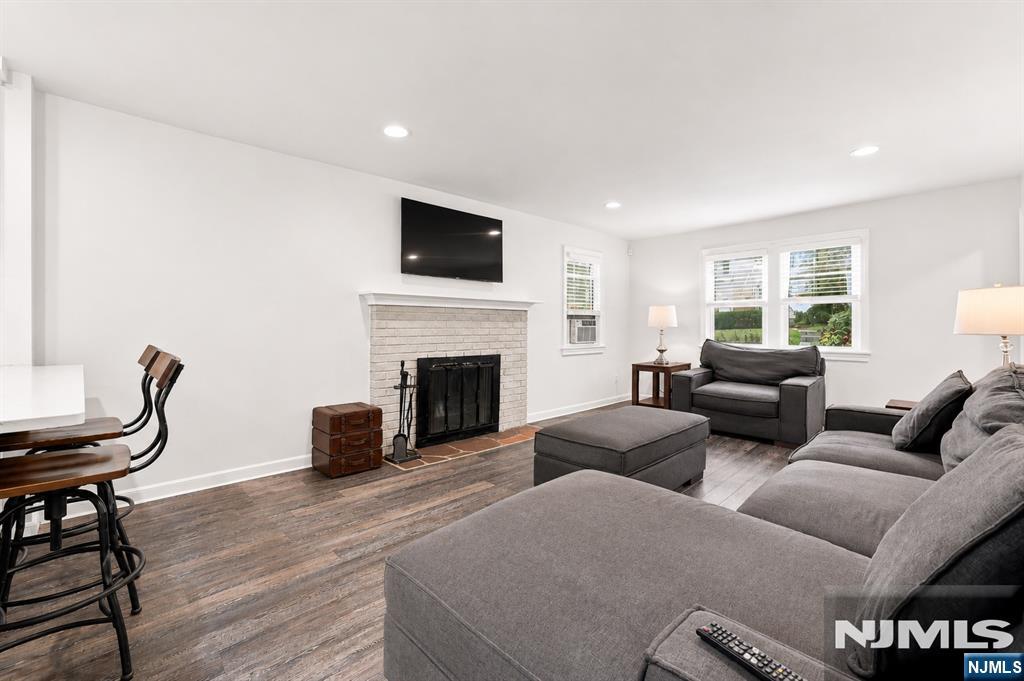 680 Northumberland Road Teaneck, NJ 07666 - Photo 8 of 42 Gallery Image 8