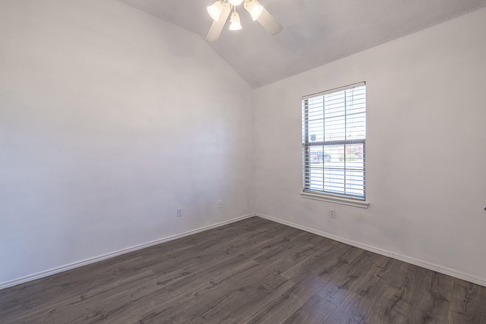 9702 Vernon Avenue Lubbock, TX 79423 - Photo 11 of 43 1-11