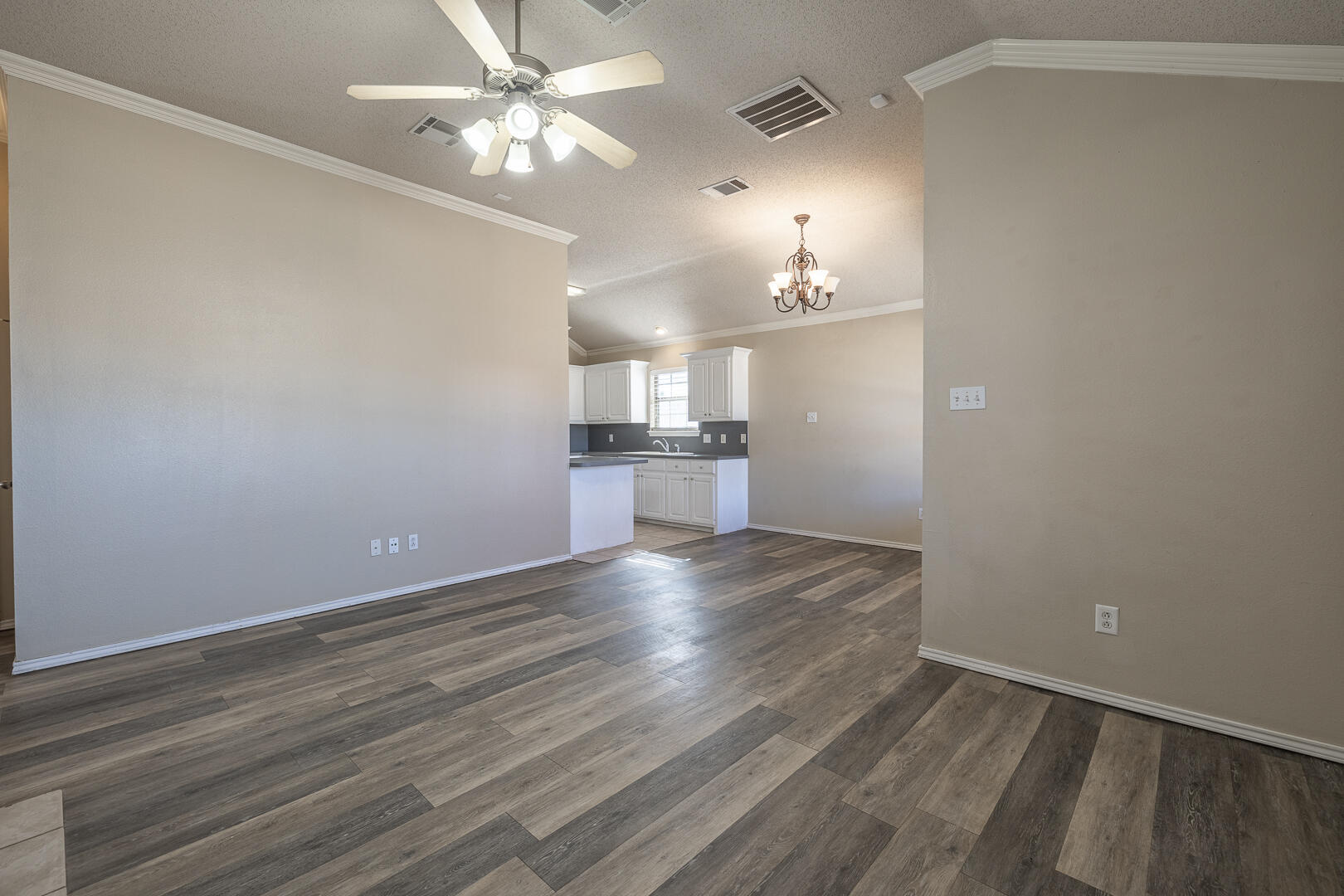 9702 Vernon Avenue Lubbock, TX 79423 - Photo 17 of 43 1-17