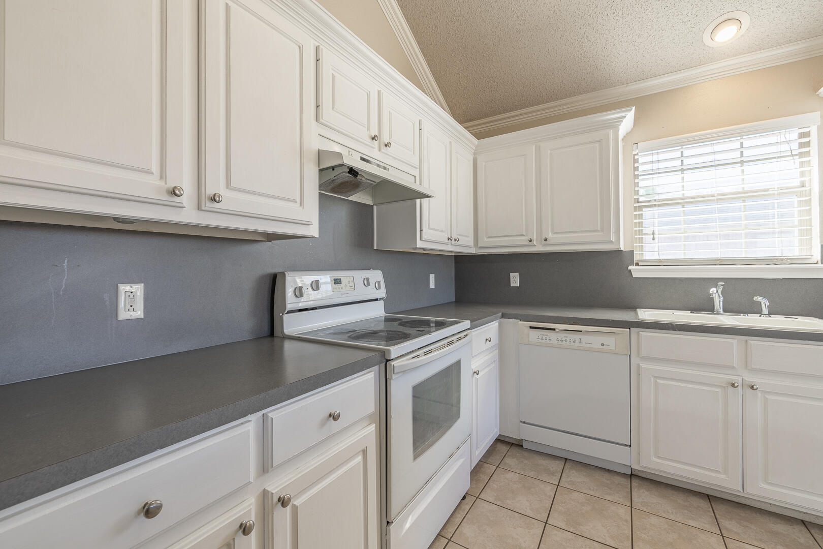 9702 Vernon Avenue Lubbock, TX 79423 - Photo 37 of 43 1-37