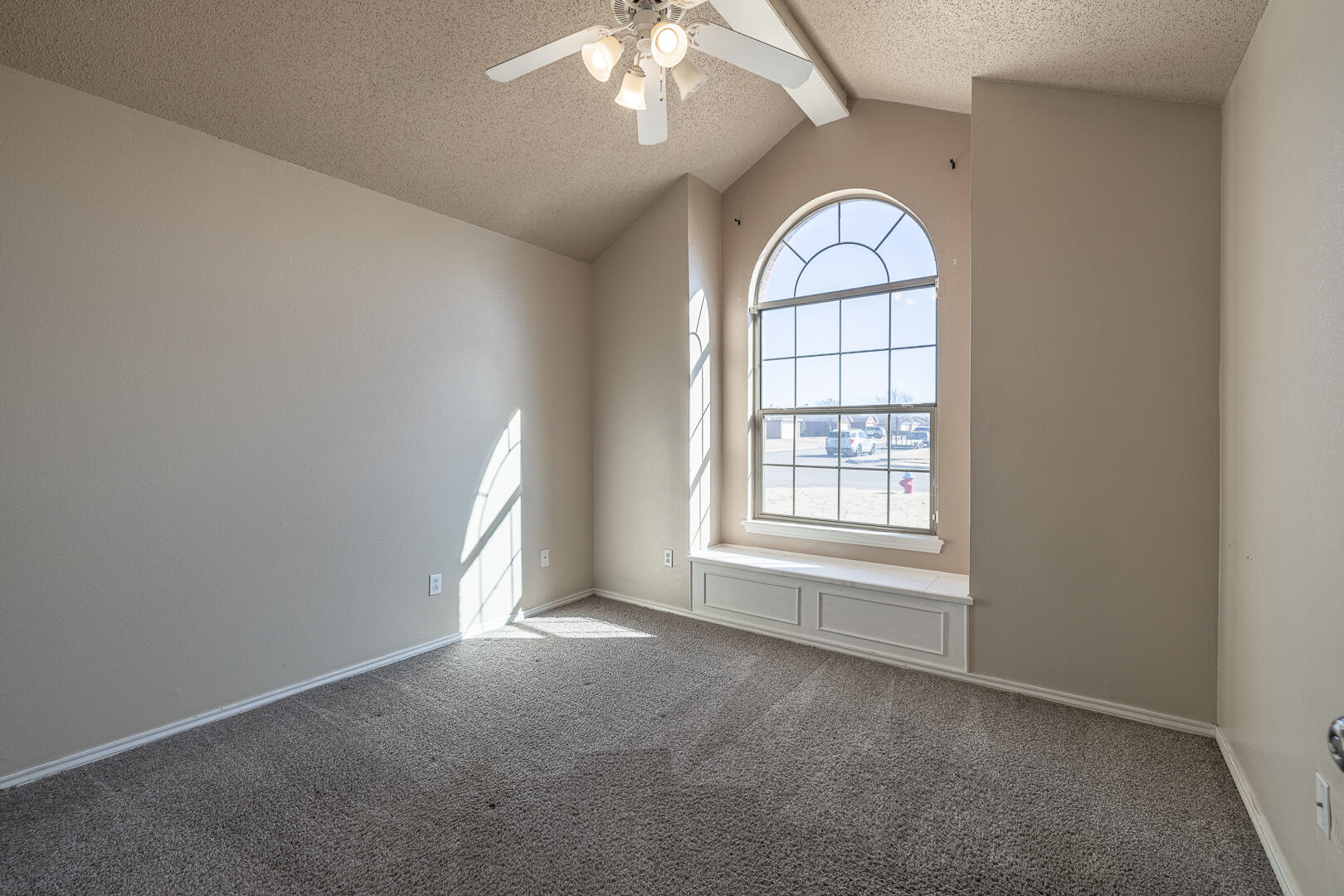 9702 Vernon Avenue Lubbock, TX 79423 - Photo 8 of 43 1-8