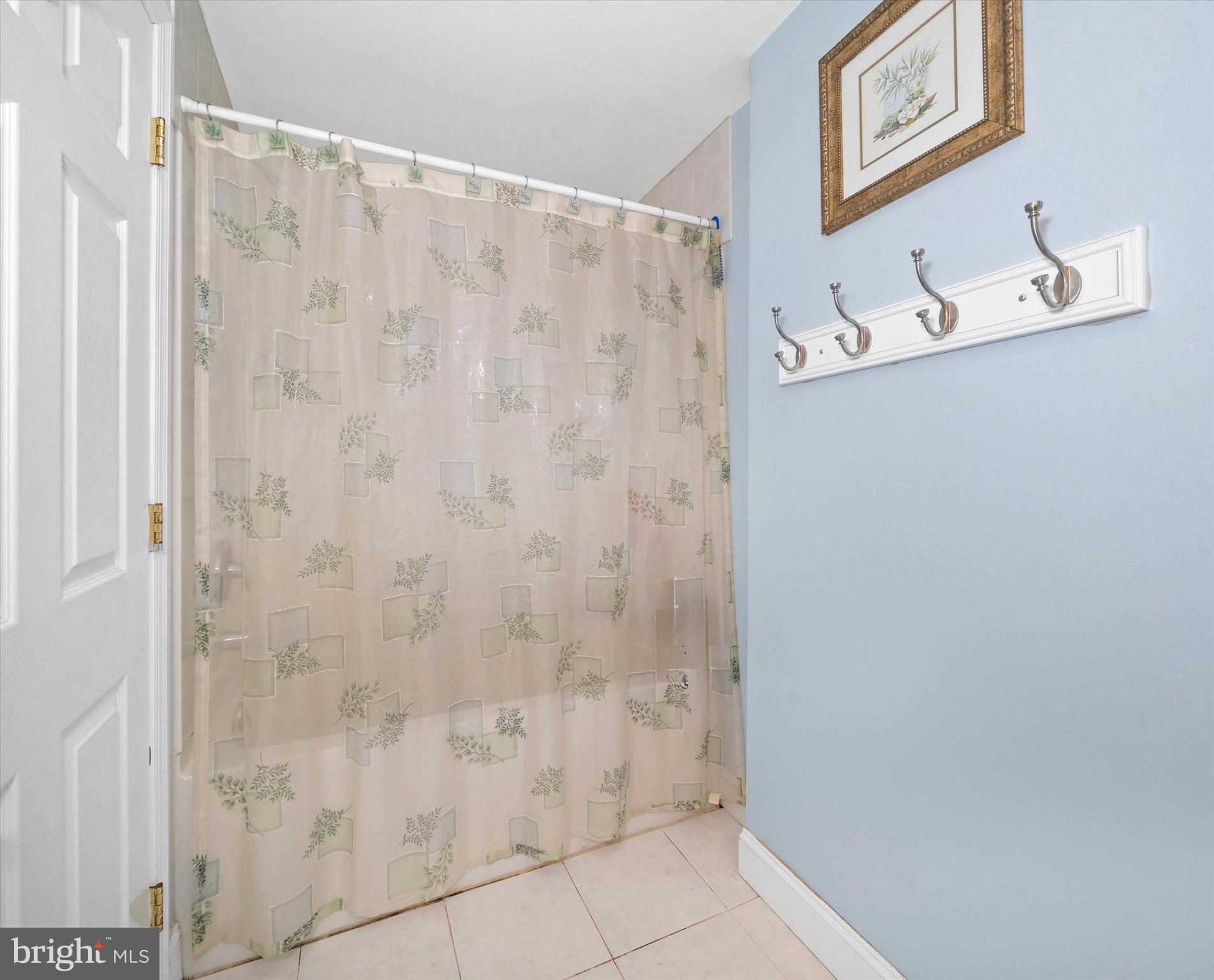 1331 Cherry Tree Road Aston, PA 19014 - Photo 24 of 40 a bathroom with a shower