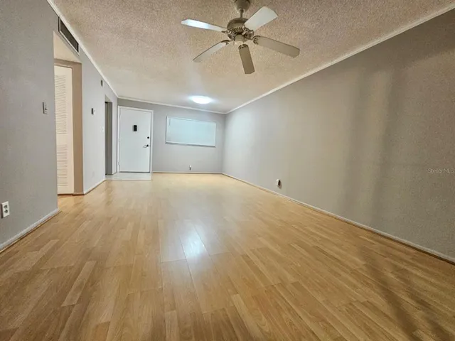 $1,500 | 11485 Oakhurst Road, Unit 1200303, Largo, FL 33774