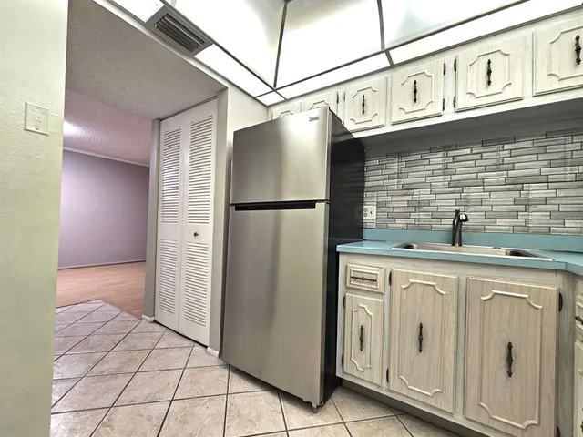 $1,500 | 11485 Oakhurst Road, Unit 1200303, Largo, FL 33774