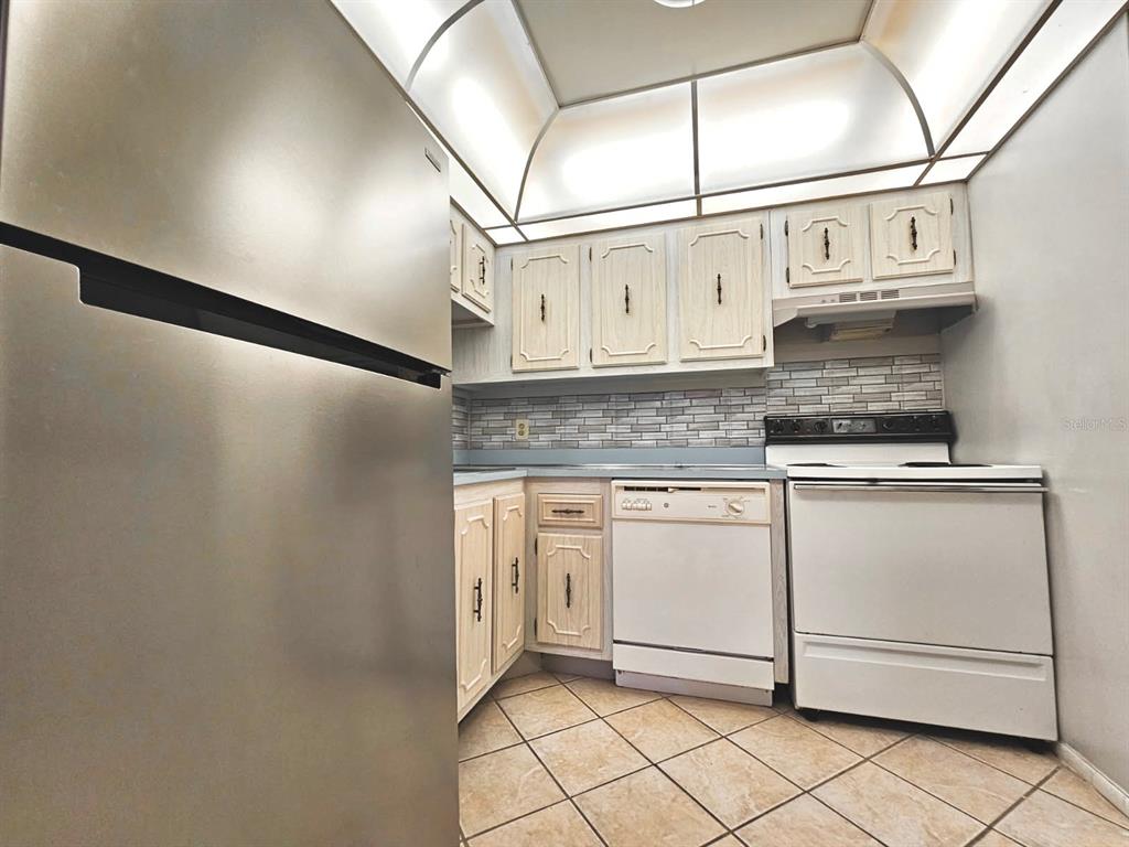 11485 Oakhurst Road, Unit 1200303 Largo, FL 33774 - Photo 6 of 21