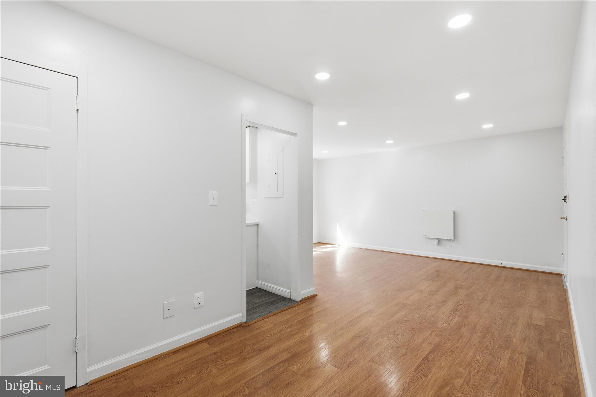 4635 20th Road North, Unit 6 Arlington, VA 22207 - Photo 9 of 22 Dining Area