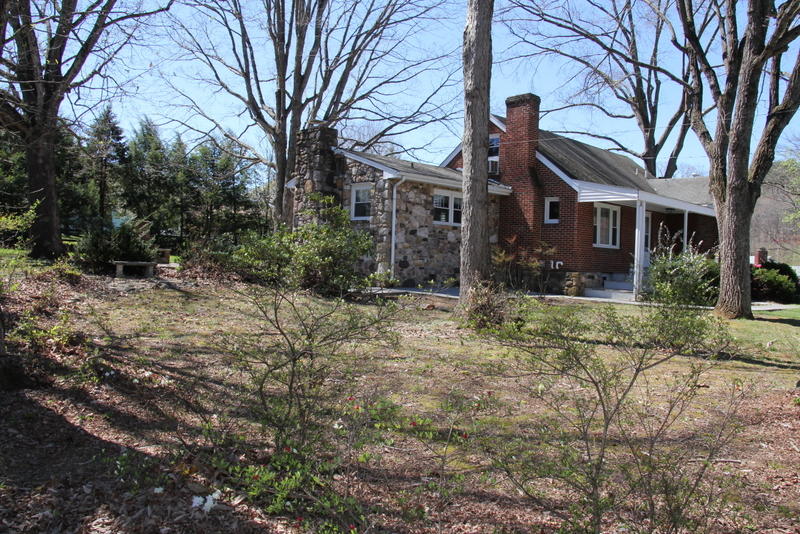 1103 Victory Road Southeast Roanoke, VA 24014 - Photo 4 of 49 A-3