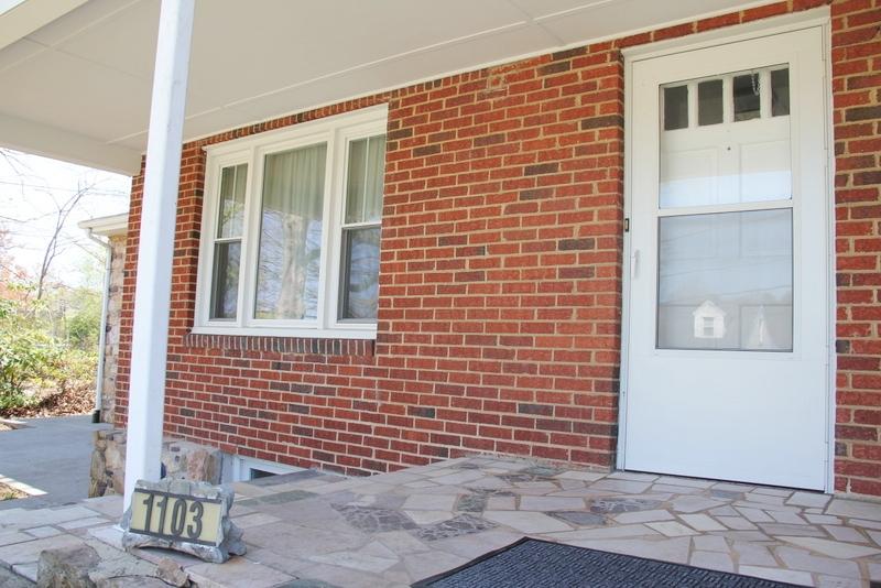 1103 Victory Road Southeast Roanoke, VA 24014 - Photo 8 of 49 A-7