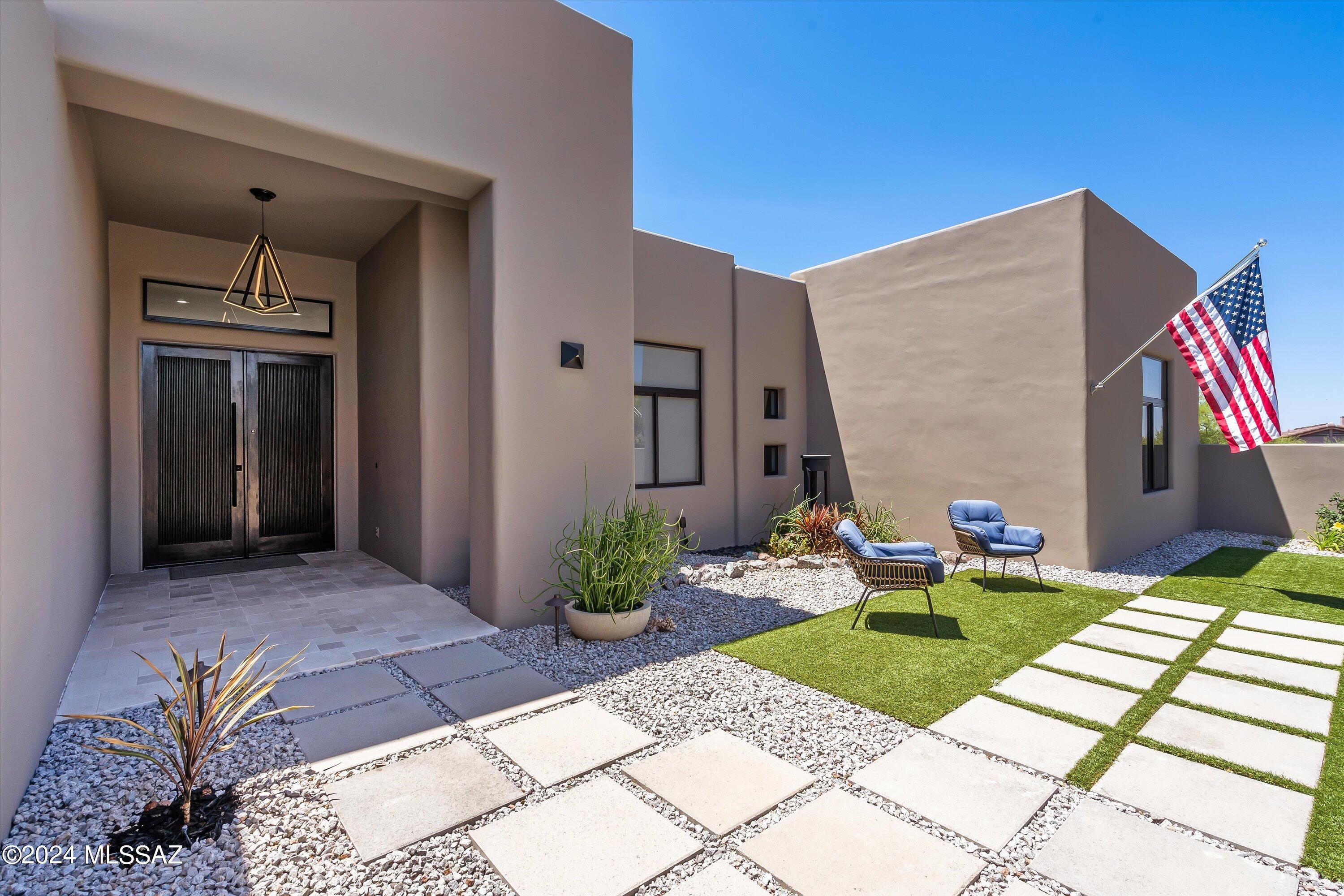 12456 North Piping Rock Road Oro Valley, AZ 85755 - Photo 5 of 46