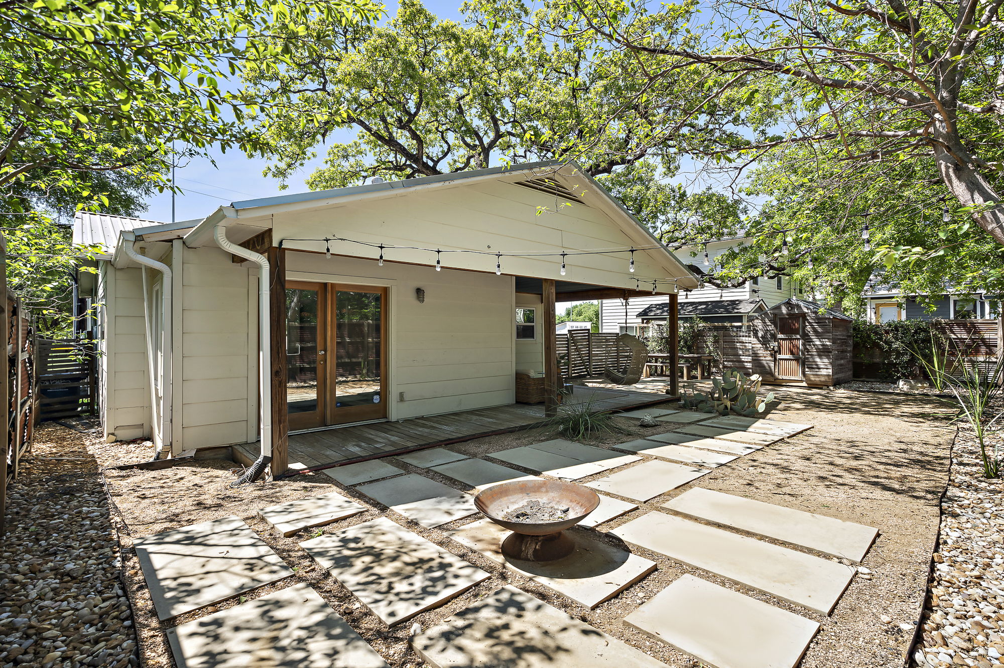 1211 Alexander Avenue Austin, TX 78702 - Photo 28 of 34 a backyard of a house with seating space