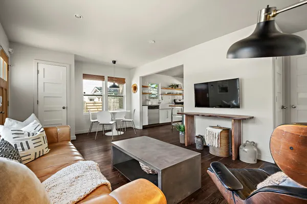 $3,250 | 1211 Alexander Avenue, Austin, TX 78702