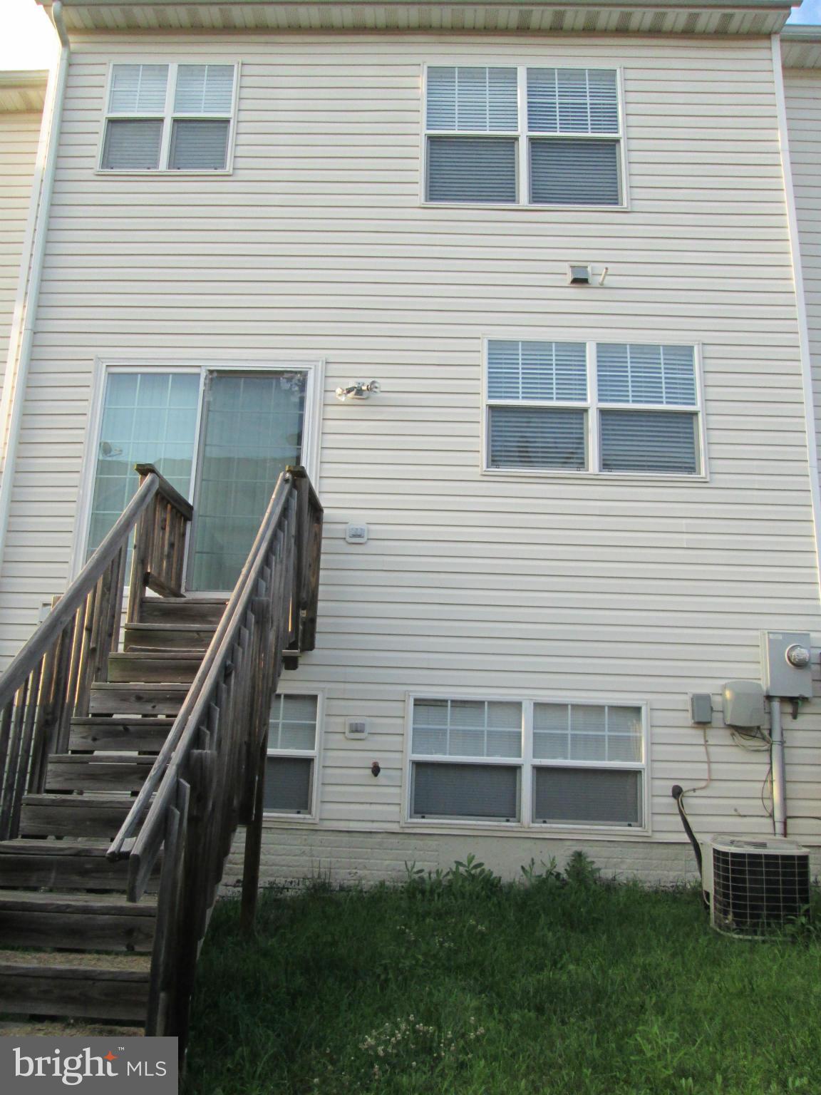 8103 Hard Shale Road Manassas, VA 20111 - Photo 2 of 29 Exterior (Rear)