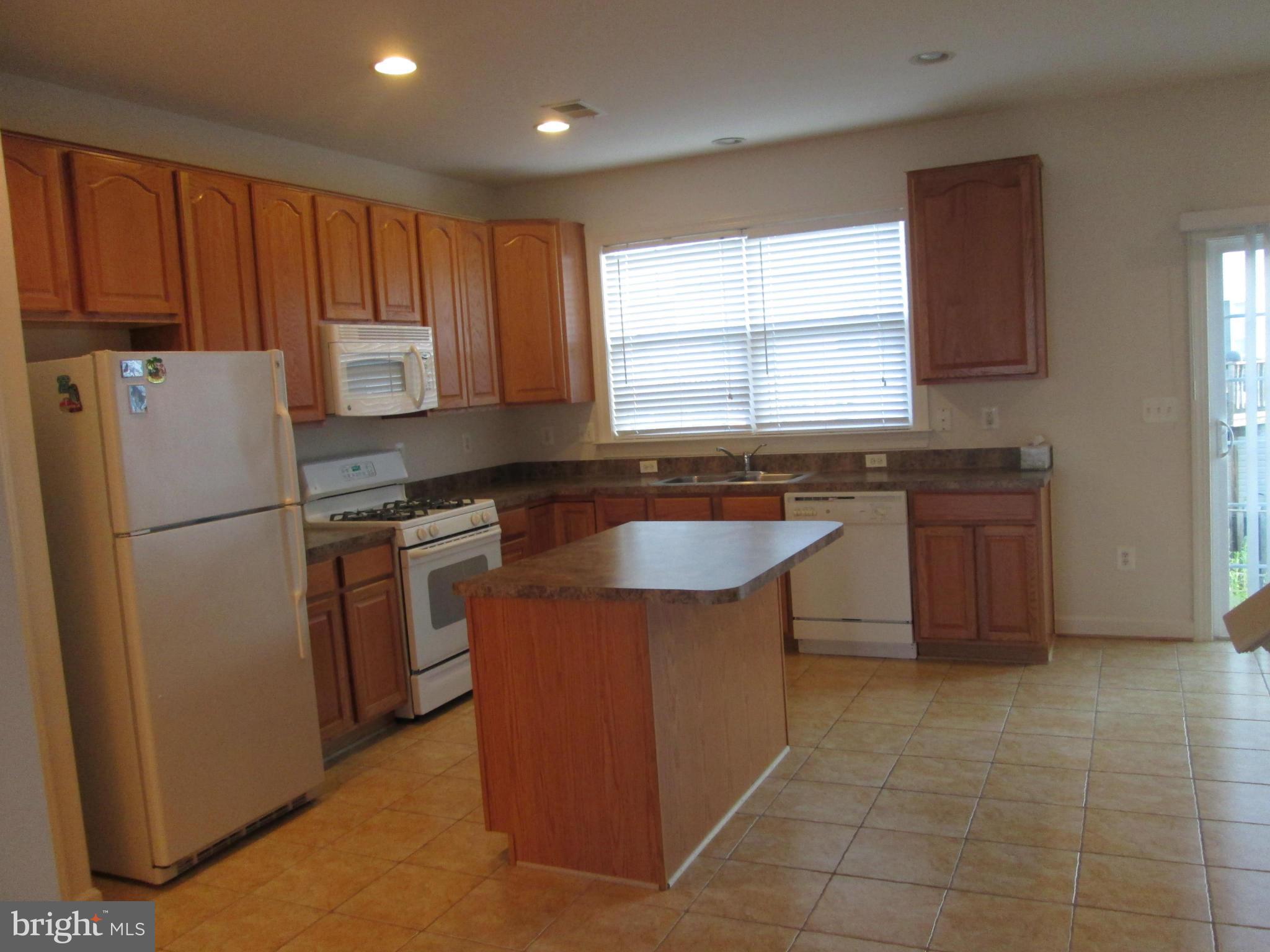 8103 Hard Shale Road Manassas, VA 20111 - Photo 8 of 29 Kitchen