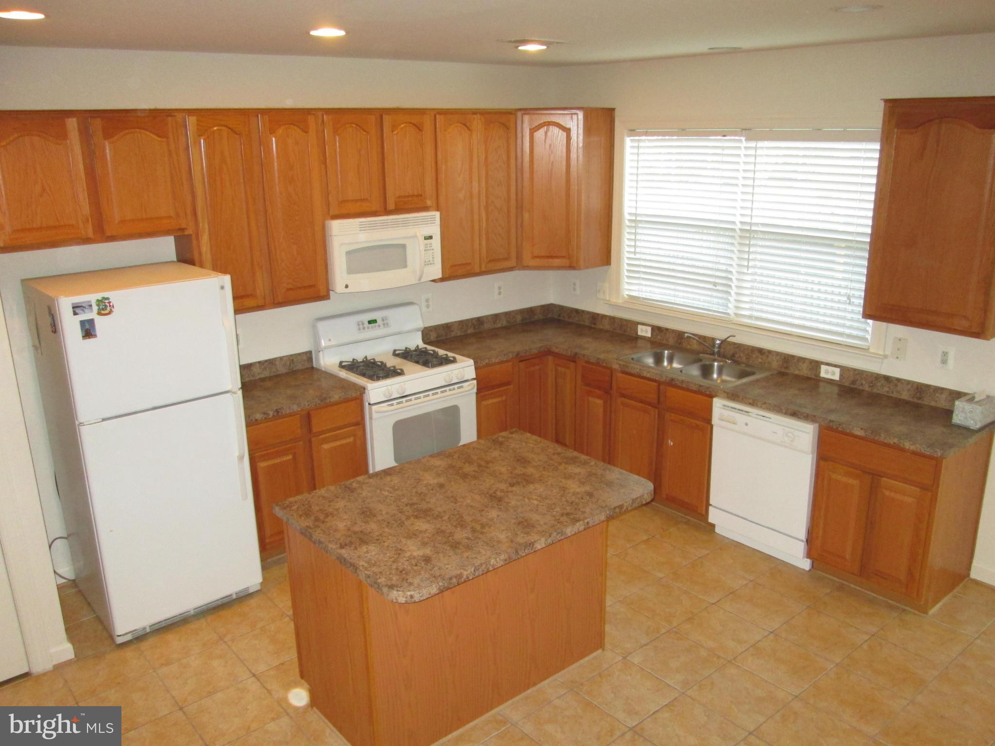 8103 Hard Shale Road Manassas, VA 20111 - Photo 9 of 29 Kitchen