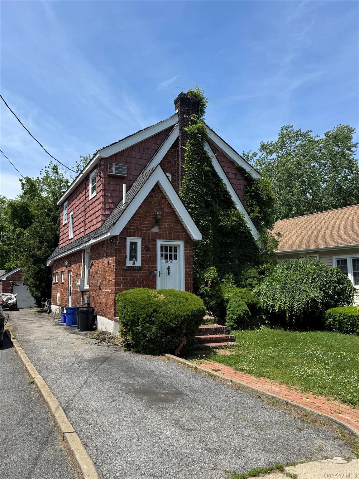 1900 Carleton Place Baldwin, NY 11510 - Photo 1 of 23