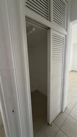 $1,700 | 2800 Northeast 203rd Street, Unit 17, Aventura, FL 33180