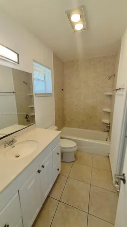 $1,700 | 2800 Northeast 203rd Street, Unit 17, Aventura, FL 33180