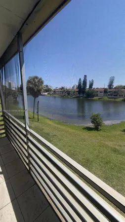 $1,700 | 2800 Northeast 203rd Street, Unit 17, Aventura, FL 33180