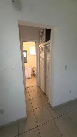 $1,700 | 2800 Northeast 203rd Street, Unit 17, Aventura, FL 33180