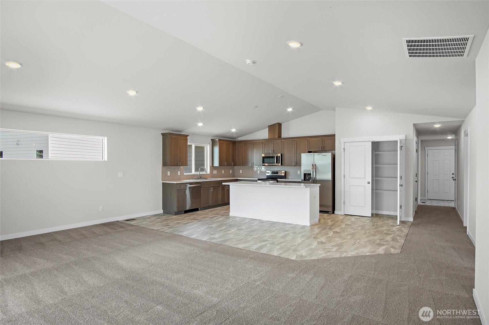 514 North Ruddy Street Moses Lake, WA 98837 - Photo 7 of 19 Gallery Image 7