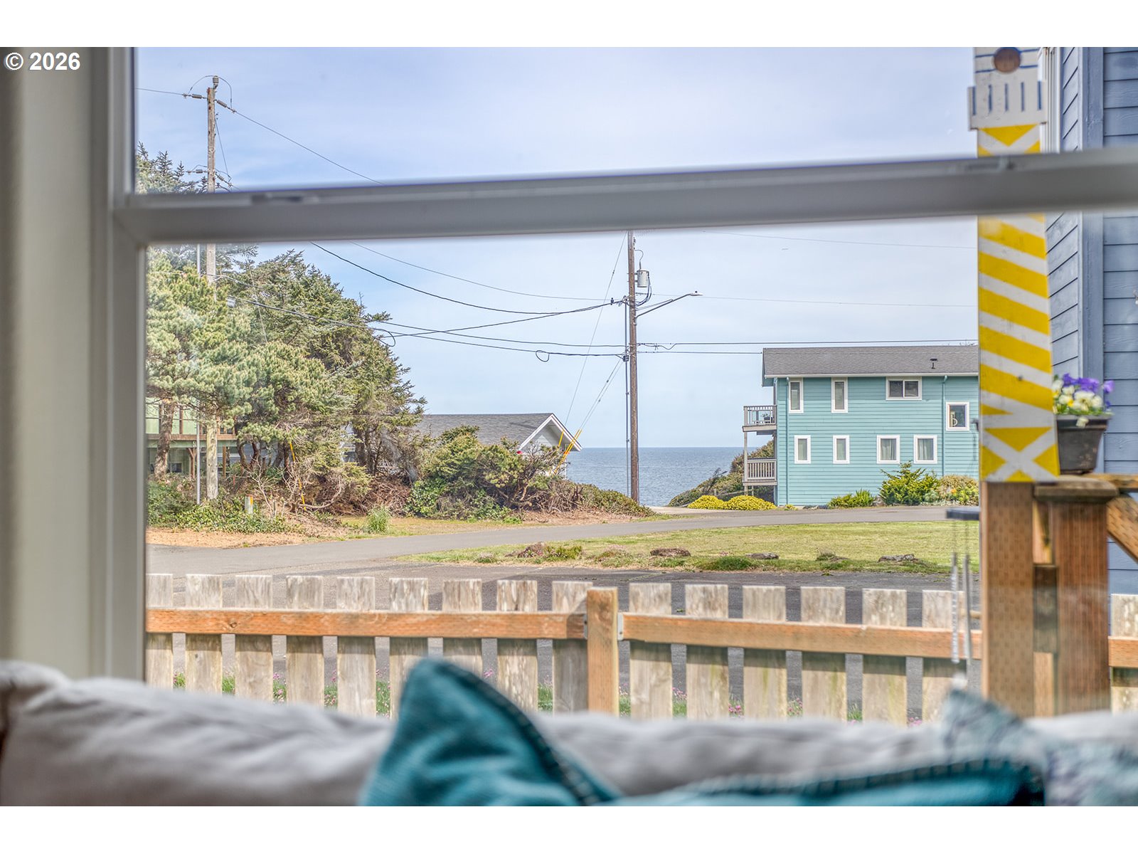 520 Cardinal Street Depoe Bay, OR 97341 - Photo 5 of 37