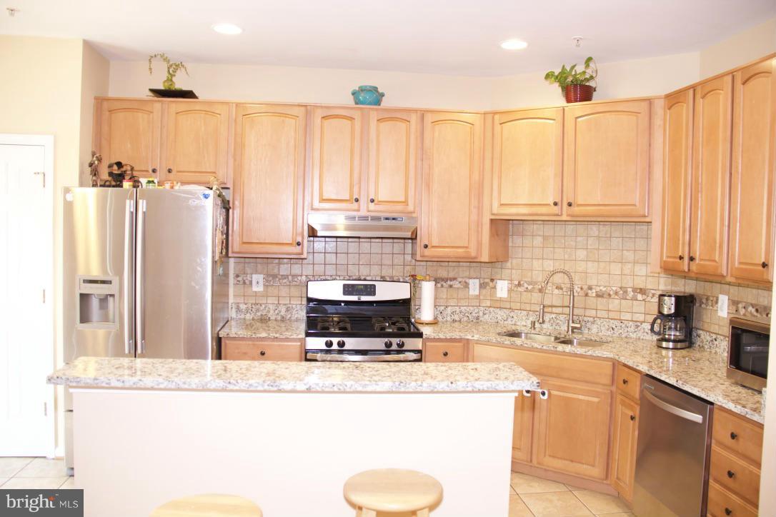 13031 Middlebrook Road Germantown, MD 20874 - Photo 3 of 24 Kitchen