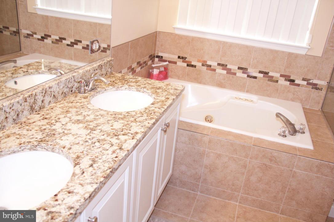 13031 Middlebrook Road Germantown, MD 20874 - Photo 5 of 24 Bath (Master)