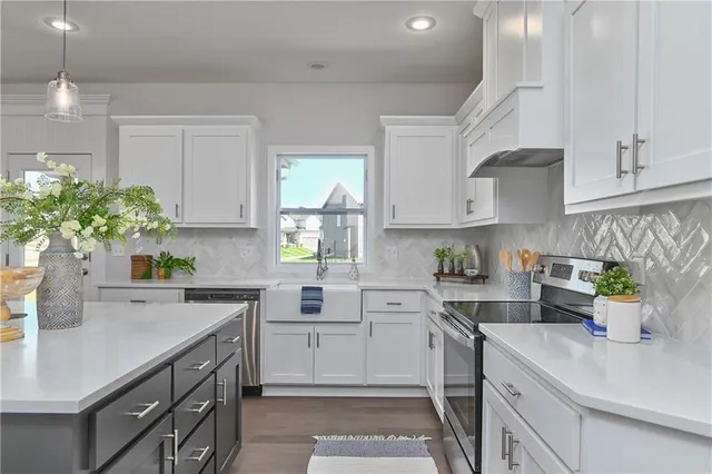 $689,950 | 23823 West 59th Terrace, Shawnee, KS 66226