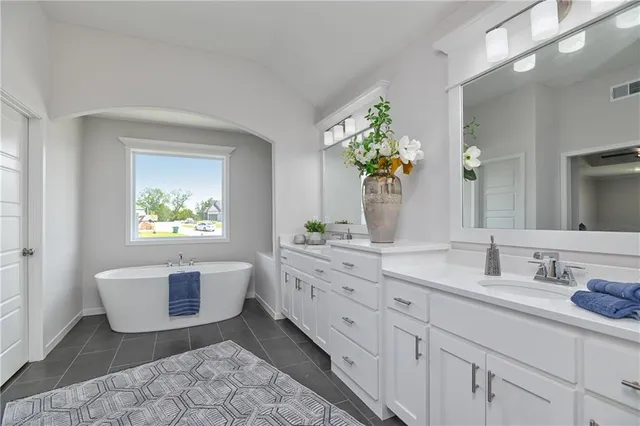 $689,950 | 23823 West 59th Terrace, Shawnee, KS 66226