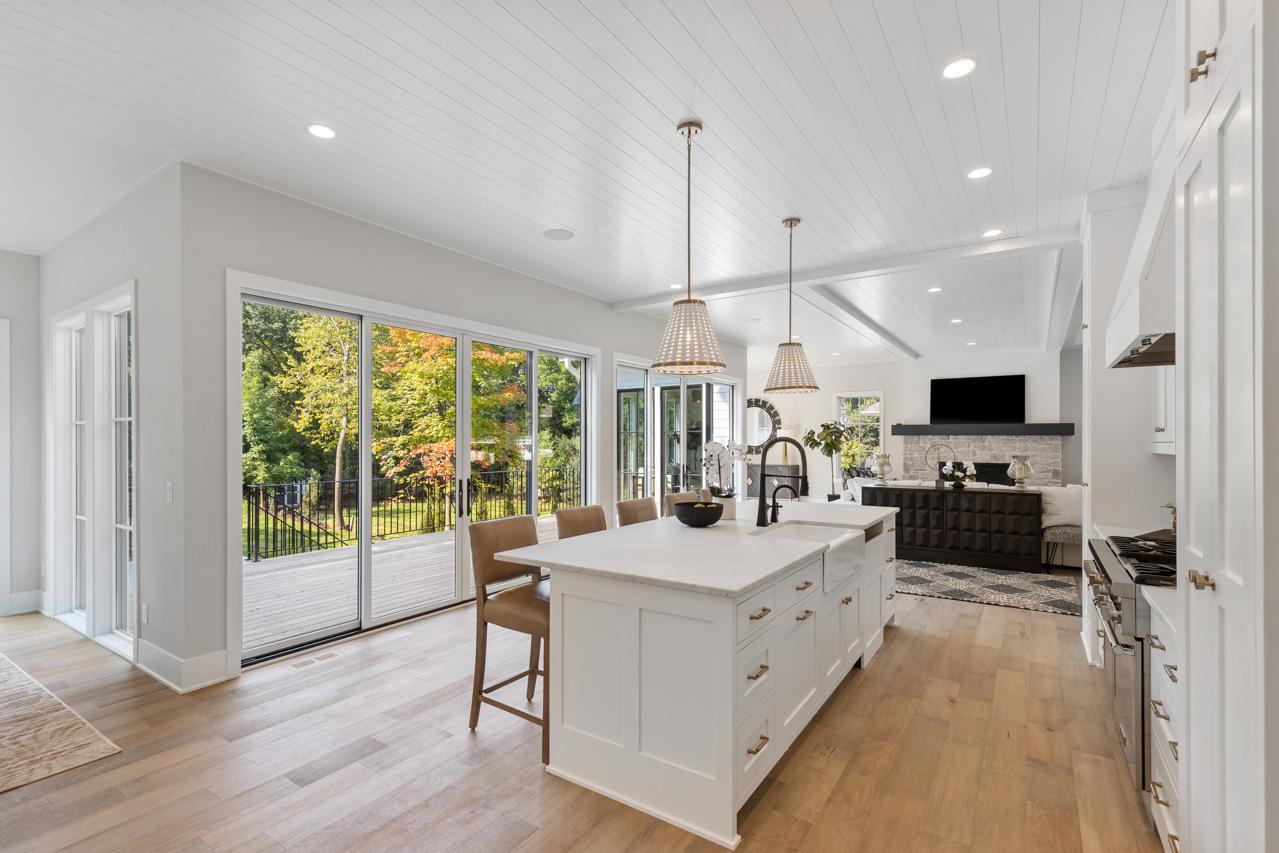 20395 Park Place Deephaven, MN 55331 - Photo 11 of 41