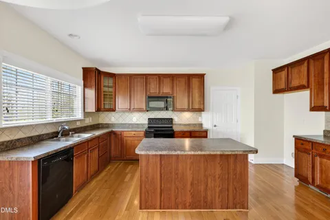 $625,000 | 225 Quarryrock Road, Holly Springs, NC 27540